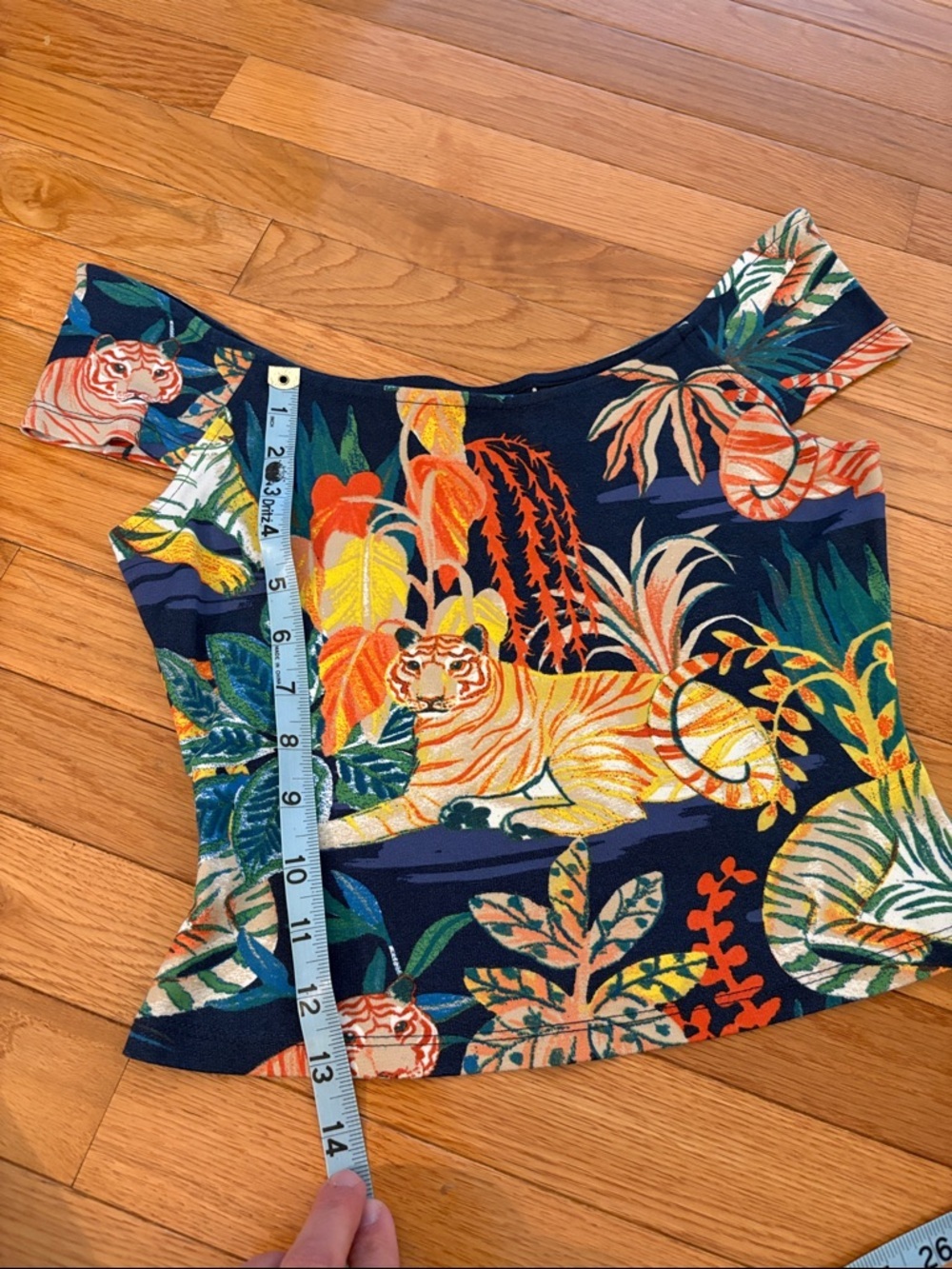 Maeve Tropical Navy Blue Multicolor Off-Shoulder Crop Top - Picture 7 of 8